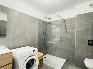 Towels - Luminous 2BR Apartment in Lumio - 6 Guests, A/C, Near Beach, Large Terrace, Parking Included (Lumio)