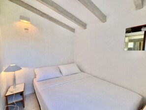 1 habitación y ropa de cama 