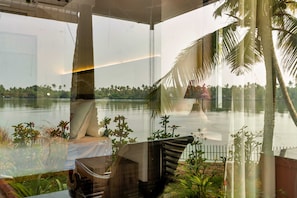 Villa, Lake View | Egyptian cotton sheets, premium bedding, individually decorated - Vedic Village Retreat (Kodungallur)