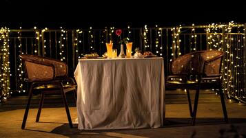 Couples’ dining