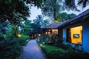 Premier Room | Egyptian cotton sheets, premium bedding, individually decorated - Vedic Village Retreat (Kodungallur)