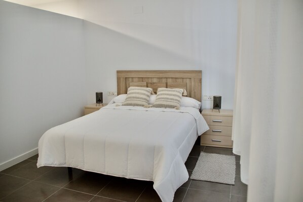 4 bedrooms, WiFi, bed sheets