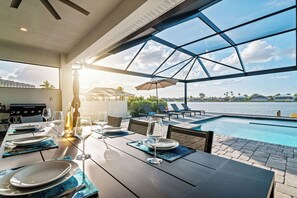 Outdoor dining - Intervillas Florida - Villa Majadama (Cape Coral)