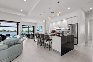 Private kitchen - Intervillas Florida - Villa Majadama (Cape Coral)