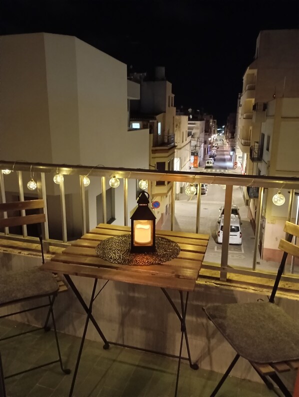 Outdoor dining - Apartment in Sant Carles de la Rapita, 4 minutes from the coast. (La Ràpita)