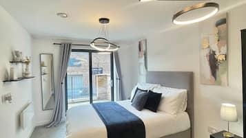 2 bedrooms, desk, iron/ironing board, travel crib