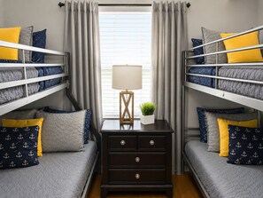 2 bedrooms, iron/ironing board, WiFi, bed sheets - Waters Edge-Amazing Lakeview, Deck, Pools , Beach (Osage Beach)