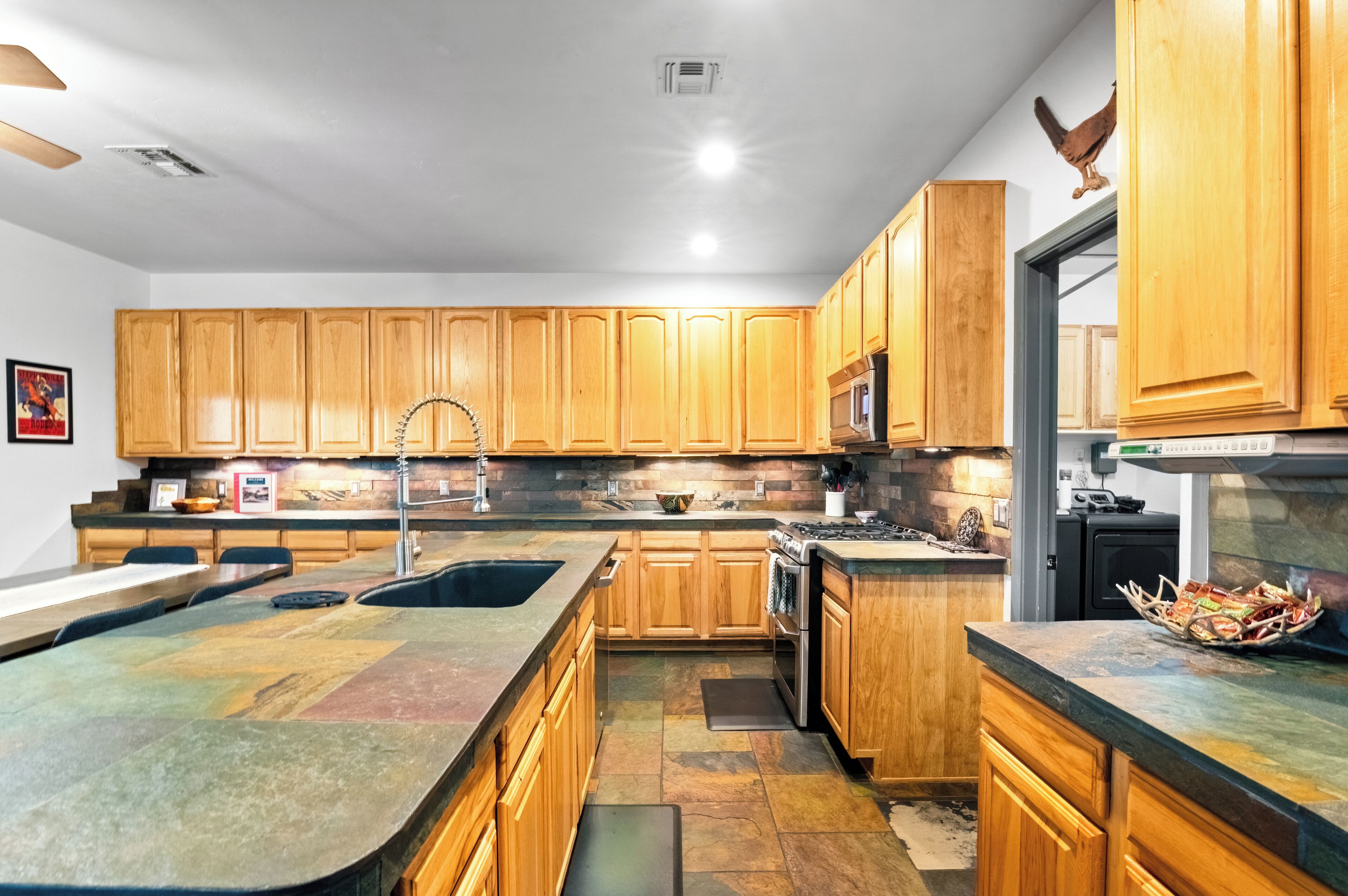 雪櫃、微波爐、焗爐、爐具