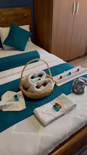 Comfort Chalet, 1 Queen Bed, Balcony, Mountain View | Premium bedding, desk, laptop workspace, soundproofing - maşukiye dream homes (Kartepe)