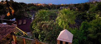Refuge Tropical avec Terrasse et Vue de Rêve