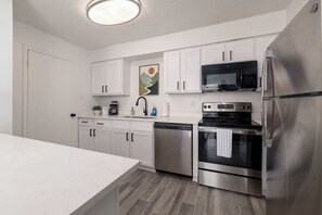 Fridge, microwave, oven, stovetop - Pet-Friendly 1BR Apt - Pool, Near All Attractions (New Braunfels)