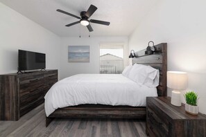 1 habitación, tabla de planchar con plancha, wifi y ropa de cama 