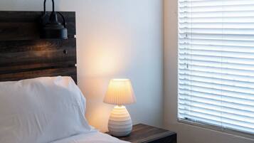 2 bedrooms, iron/ironing board, WiFi, bed sheets