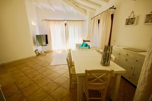 Apartment, Sea View | Dining room
