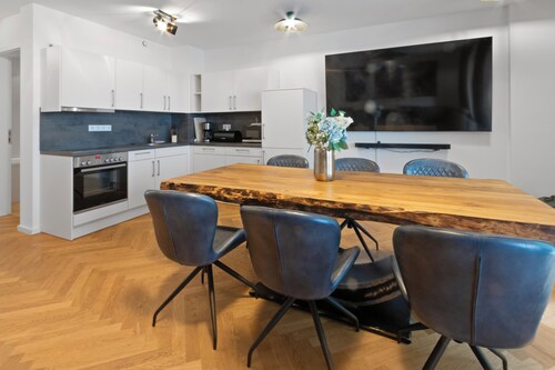 Luxus im Zentrum für 6 Pers.! 3 Zi., Balkon, WLAN