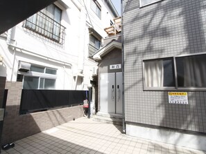 Exterior detail - 202_Shinjuku Gourmet&Shopping Recently (新宿区)