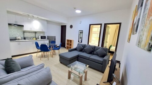 Cozy 2-Bedroom 2-Bath condo San Lorenzo Place Makati WiFi 4KM NAIA