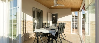 Villa Del Sol in Poblado Sancti Petri