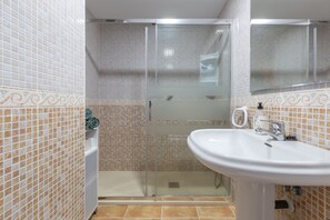 Apartment - Tolox 1 in Tolox With 1 Bedrooms and 1 Bathrooms (Tolox)