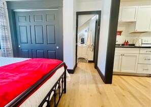 1 habitación, escritorio, tabla de planchar con plancha y wifi gratis 