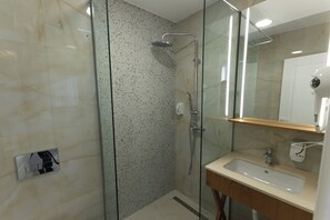 Ducha, cabezal de ducha tipo lluvia, artículos de tocador gratuitos