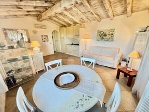 Dining room - Casa Marià by Wonderful Italy (Olbia)