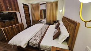 Deluxe Double Room | Free WiFi - White House Hotel And Banquet (Greater Noida)