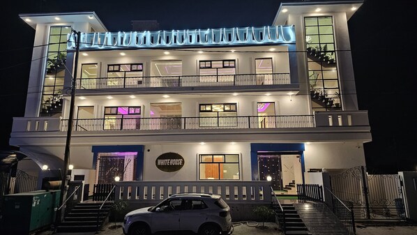 Front of property - White House Hotel And Banquet (Greater Noida)