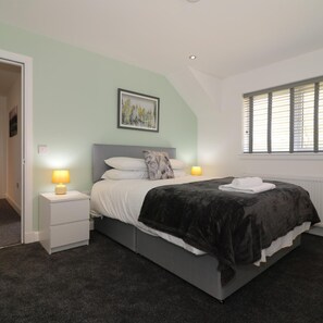 Apartment - Railway House 5 bed - Maryhill (Glasgow)