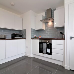 4 bedrooms - Newbattle House Airdrie (Airdrie)