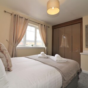 Apartment | 4 bedrooms - Wilkie House Holytown (Motherwell)