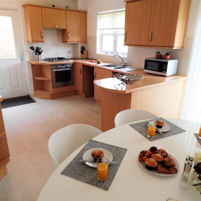 Brambling House - Carnbroe