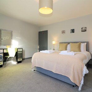 3 bedrooms - Burnbank House - Hamilton (Hamilton)