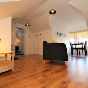 Apartment - No 7 Bonnet Apartments - 1 Bed (Lanark)