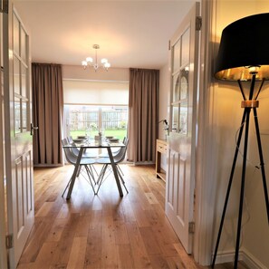 Apartment | 4 bedrooms - Morrison House Holytown (Motherwell)