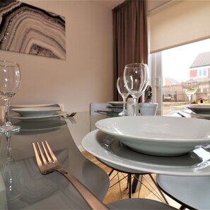 Apartment | 4 bedrooms - Morrison House Holytown (Motherwell)
