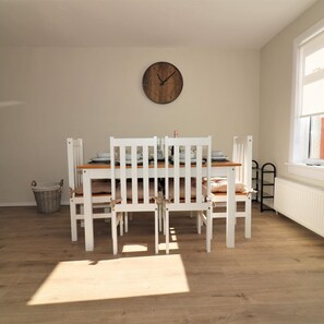 Apartment | 3 bedrooms - Honeywell House - Airdrie (Airdrie)