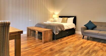 Linden Cottage Room 1 - Airdrie