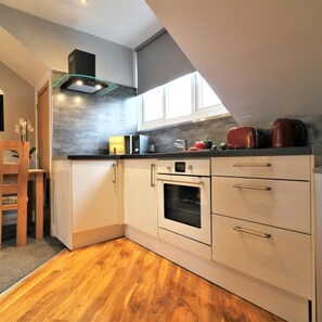 1 bedroom - Linden Cottage Room 4 - Airdrie (Airdrie)