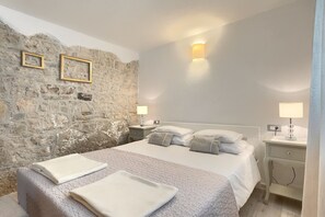 2 quartos, ferros/tábuas de passar roupa, Wi-Fi de cortesia