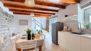 Fridge, oven, dishwasher, toaster