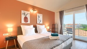 4 bedrooms, iron/ironing board, free WiFi, bed sheets