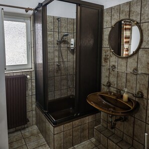 Tweepersoonskamer, gedeelde badkamer | Badkamer