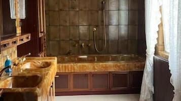 Basic Double or Twin Room | Bathroom