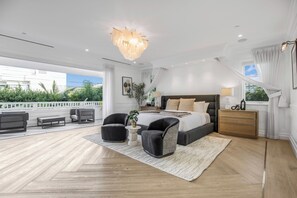 5 chambres, fer et planche à repasser, Wi-Fi, draps fournis