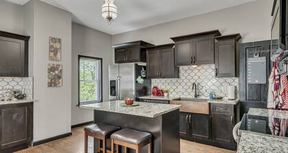 Ross & Ashley's Retreat (117 Marion St, #1)