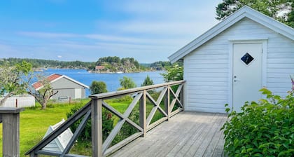 2 bedroom beautiful home in Høvåg