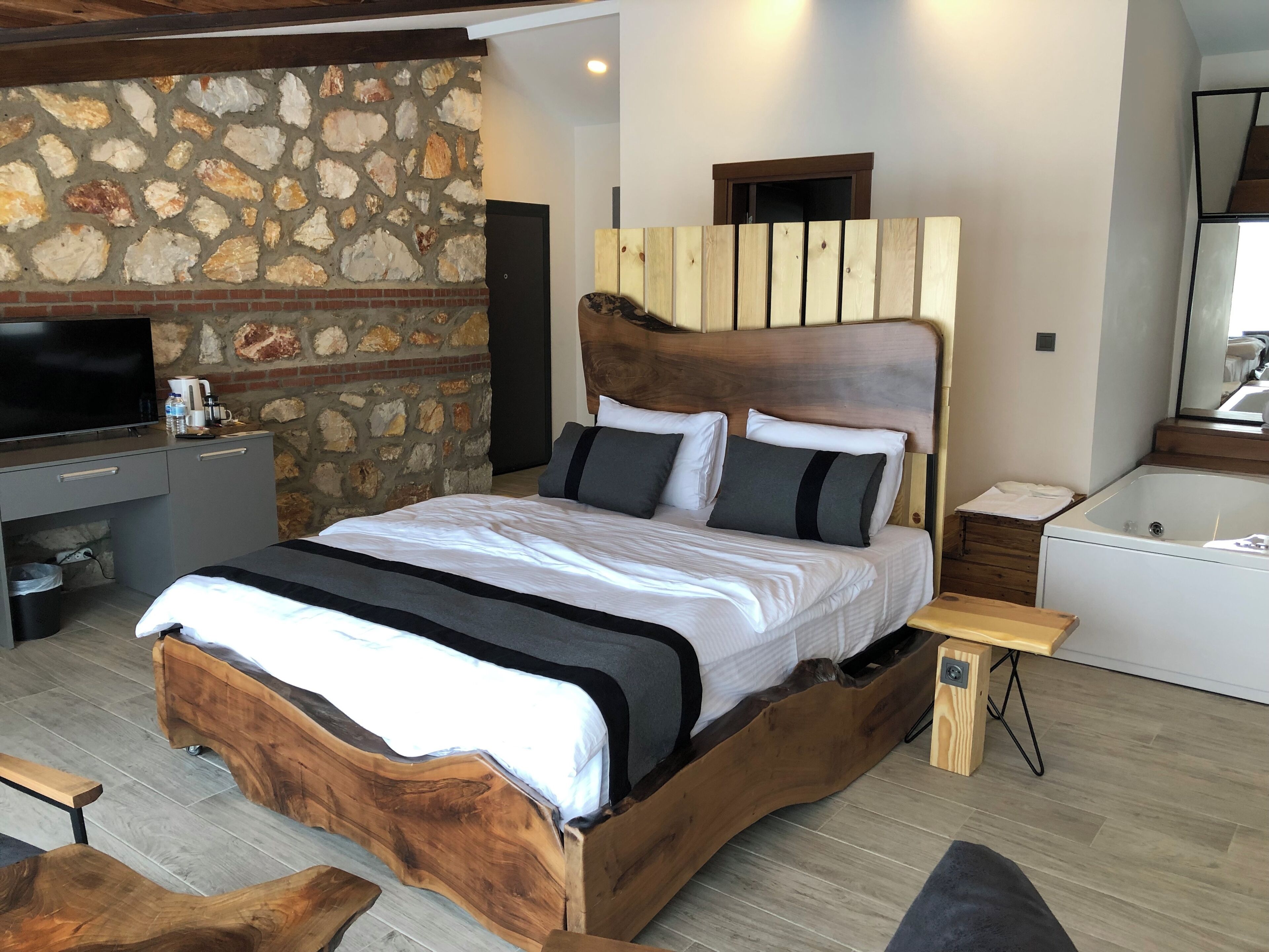 华丽客房 | 免费 WiFi、床单