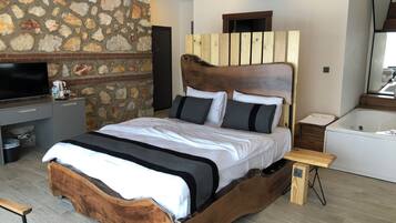Deluxe Room | Free WiFi, bed sheets