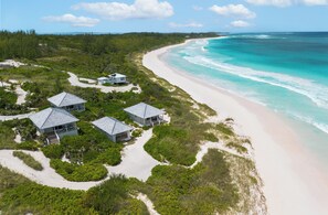 On the beach - Bohemia - Luxury Beachfront Estate w/Heated Pool, Pink-Sand Beach, Full Bar (Governors Harbour)